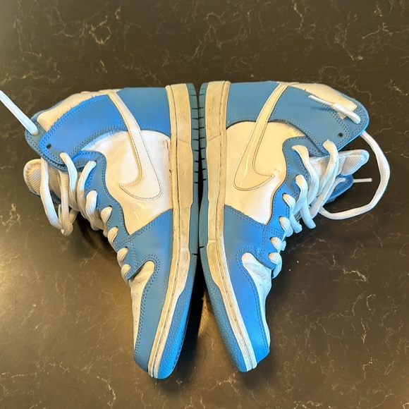 Nike UNC dunks from 2013 — patent leather, size 9.5 men’s - Picture 4 of 9